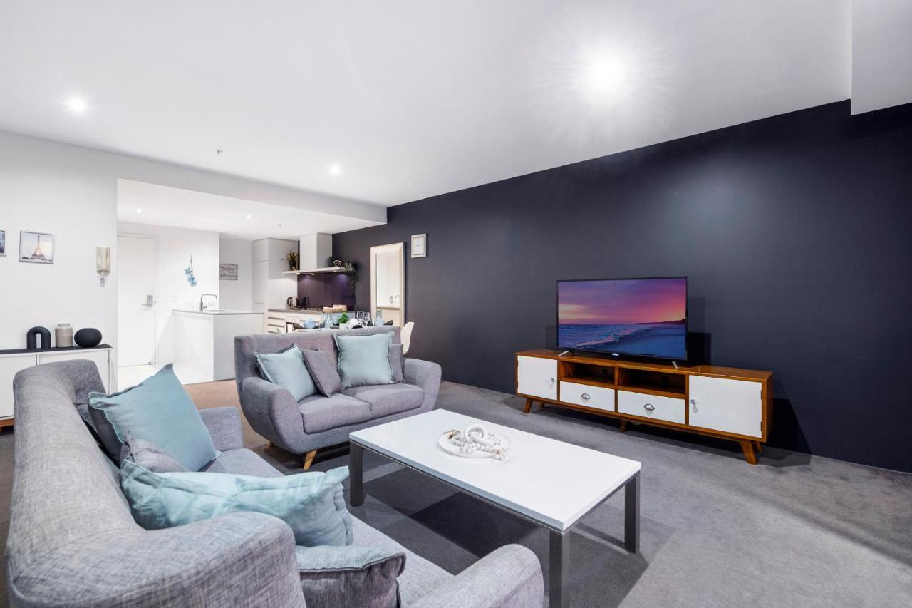 Circle On Cavill - 2 Bedroom Ocean View Units Apartment