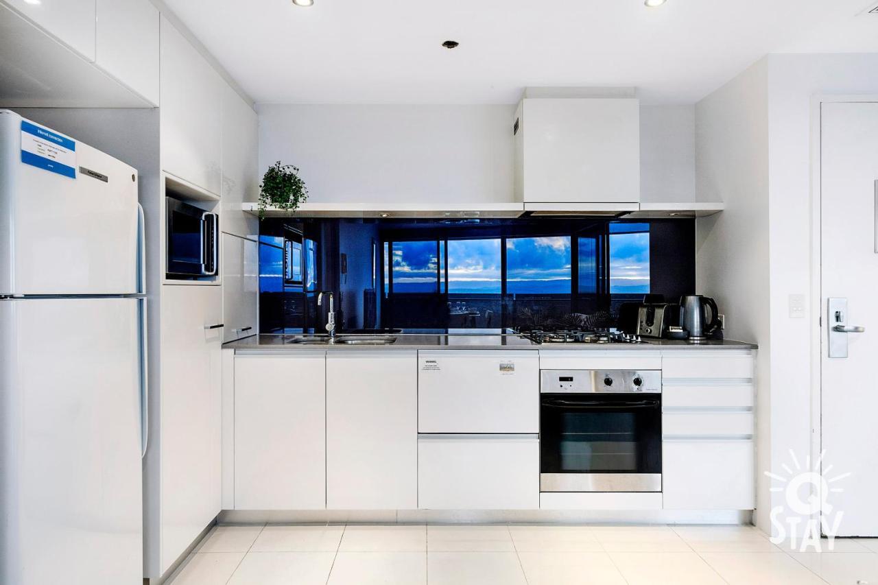 Circle On Cavill - 2 Bedroom Ocean View Units *