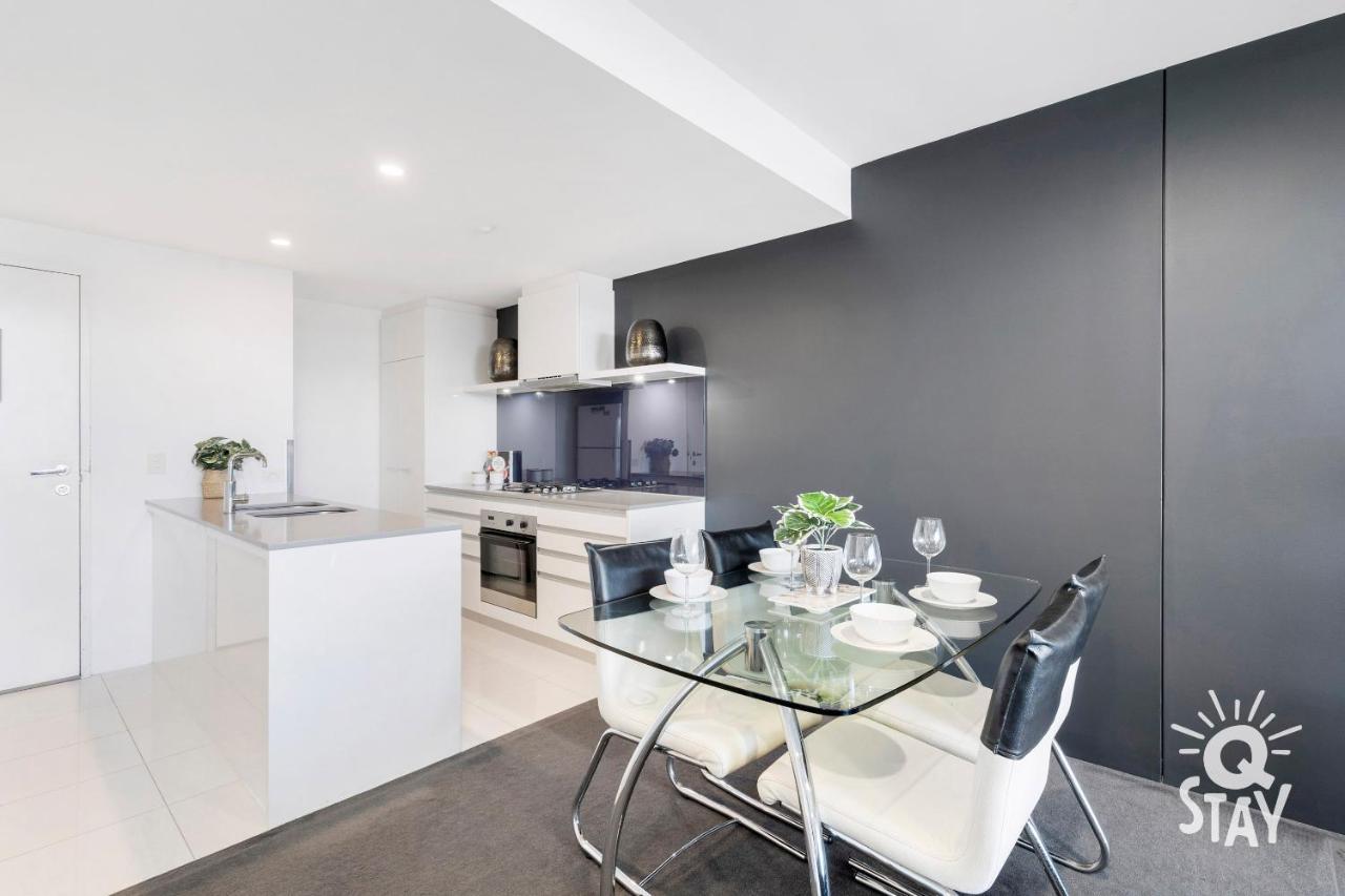 Circle On Cavill - 2 Bedroom Ocean View Units Apartment Gold Coast